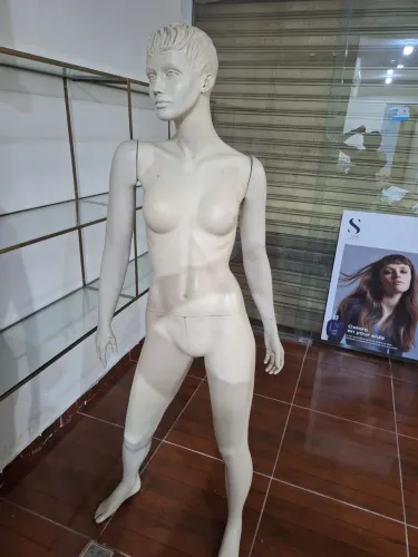 Manequin feminino completo de fibra
