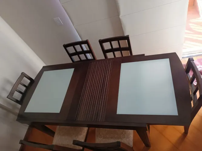 Mesa jantar e 6 cadeiras de madeira maciça