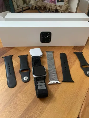 Relógio Smartwatch Apple Watch Series 5 40mm Prata Top Prateado Liso Preta Preto