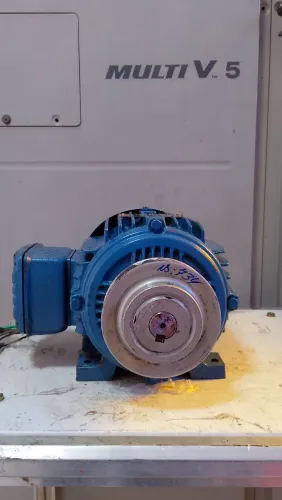 Motor de indução trifásico WEG 90S - 1005803243 - 2.0 CV