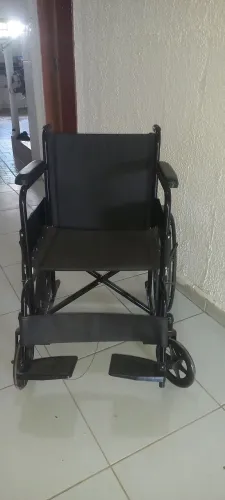 Cadeira de rodas nova (nunca usada)
