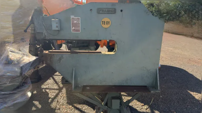 Tesoura puncionadeira elétrica industrial ( metalmecânico de "tico-tico"