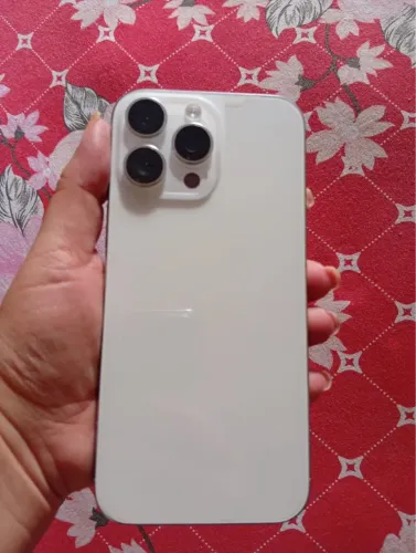 Vendo iPhone 16 pro Max 256g dez meses de uso!