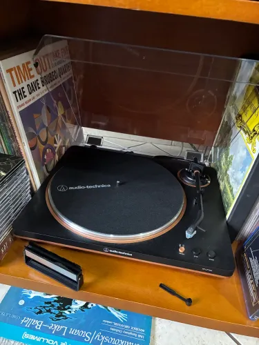 Toca Discos Audio-Technica AT-LP70X