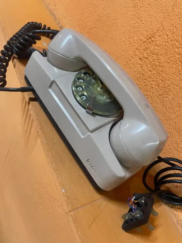 Telefone Antigo de Disco GTE (Relíquia / Decoração Vintage)