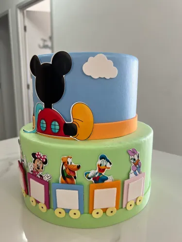 Bolo fake da turma do mickey 