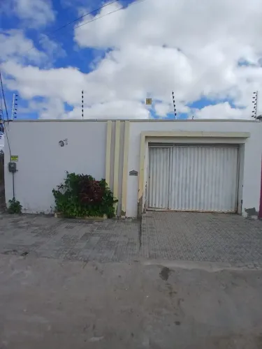 Casa com Piscina no Jardim de Juá | 3 Quartos | Energia Solar | R$ 210 Mil