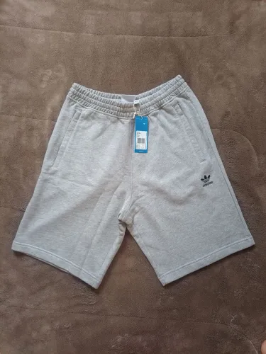 Moletom adidas tamanho M original com etiqueta masculino. 
