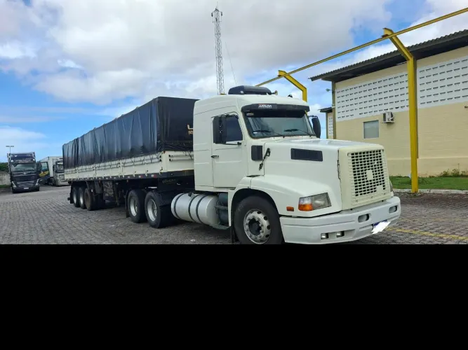 Volvo EDC 1999 360CV + Carreta Graneleiro GUERRA 2013