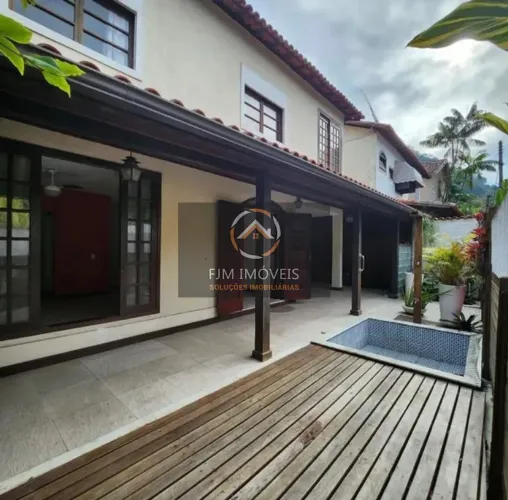 Casa de Condomínio em São Francisco, Niterói: 180m², 4 dormitórios, 1 suíte, 4 banheiros -