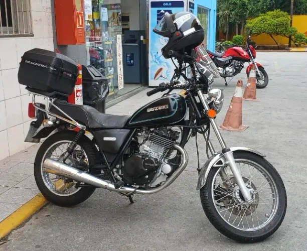 SUZUKI INTRUDER 250