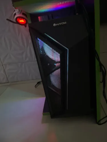 Pc game top ler descrição  só está meio sujo 