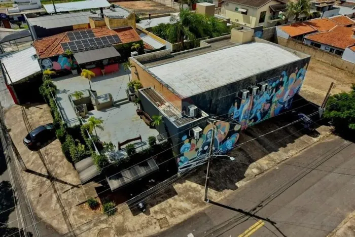 Imóvel comercial de alto potencial à venda em localização estratégica na Avenida 22 de Out