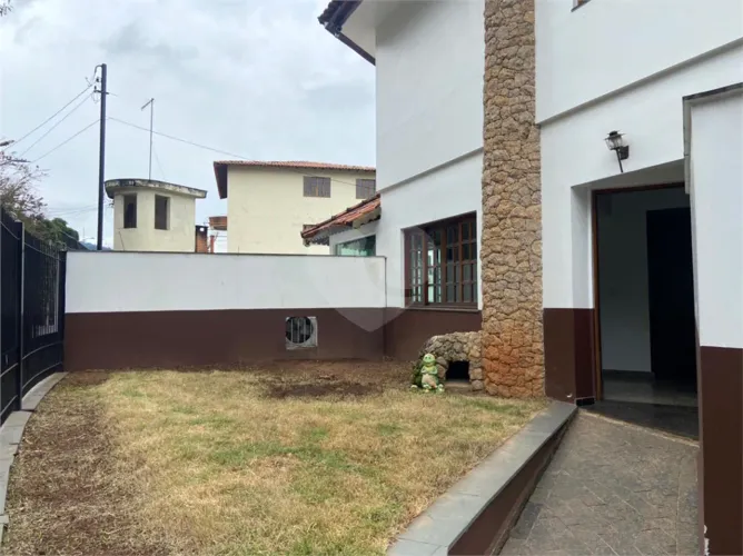 Sobrado com 4 quartos para locação em Horto florestal - SP