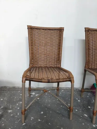 Cadeira de alumínio em fibra