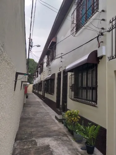 Aluga-se casa 1.300,00 - Bairro de Fátima, Belém. contendo 1 quarto, sala/cozinha.banheiro