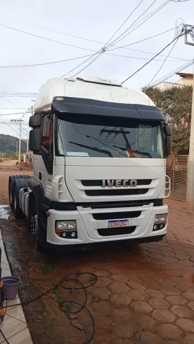 Vendo cavalo e carreta bau