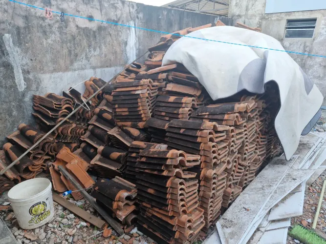 Doação de telhas de barro