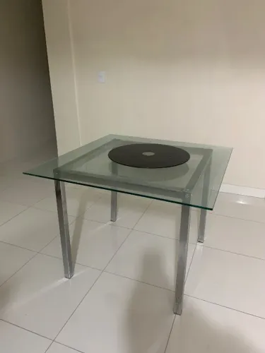 Mesa de jantar vidro e alumínio 4 lugares