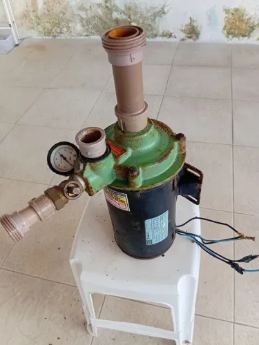 BOMBA D'ÁGUA SCHNEIDER INJETORA ( BARBADA )