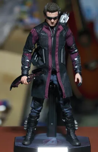 Hawkeye - hot toys Arqueiro loose ( sem caixa ) avengers