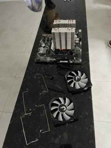 Vendo kit PROCESSADOR i3 10105F e Placa mae