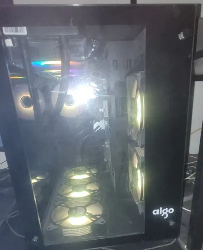 Gabinete Aigo Darkflash C285 com 5 fans