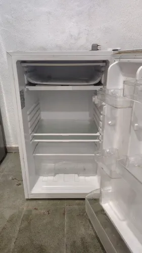 Vende-se um frigobar, ou troco por uma caixa de som bob, ou jbl