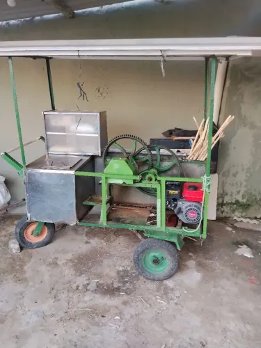 Carroça de caldo de cana  com motor zero ntem engenho messes de comprado ZAP *95