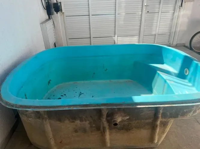 Piscina 3.000L Completa com Bomba e Filtro - Menos de 1 Ano de Uso