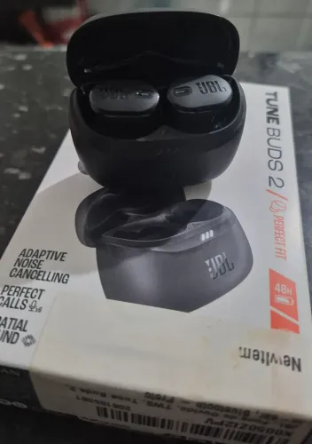 JBL TUNES Buds 2