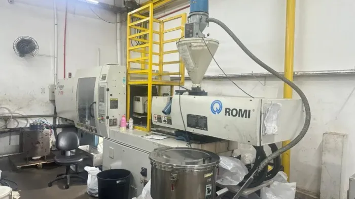 Injetora de Plástico Romi P 170 V3.0 - 170t