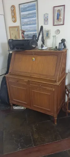 Escrivaninha antiga em cerejeira Largura 100 cm, profundidade 50 cm e altura 114 cm