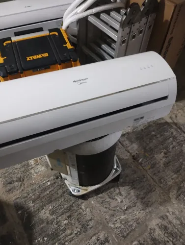 Ar-condicionado split d marca Midea 12 mil BTUs