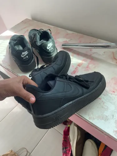 Dois tênis da Nike por 100,00