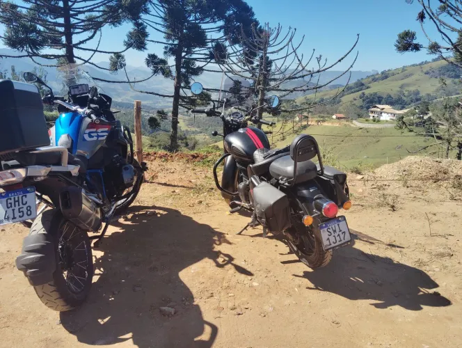 VENDO MOTO Royal Enfield Clássica Black 350