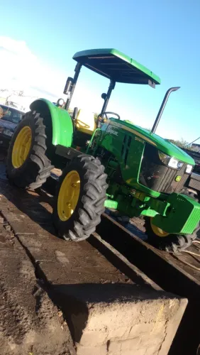TRATOR JOHN DEERE 5090E - 2025 | SEMINOVO