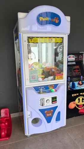 Máquina de pelucia total led com sistema de pix ja instalado