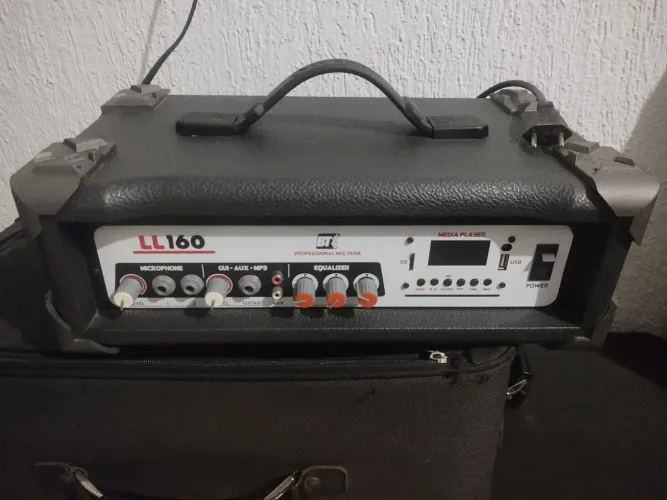 Amplificador LL BT praticamente novo