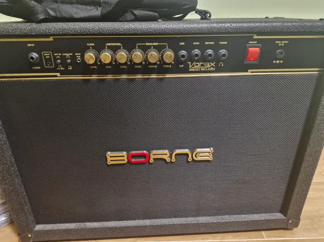 Amp borne vorax 2200 studio 