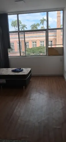 Apartamento estilo Kitnete semi mobiliado no centro do Rio.