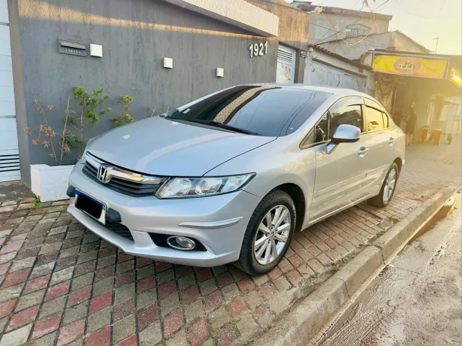 Honda Civic Sedan LXS 1.8/1.8 Flex 16V Aut. 4P 2014