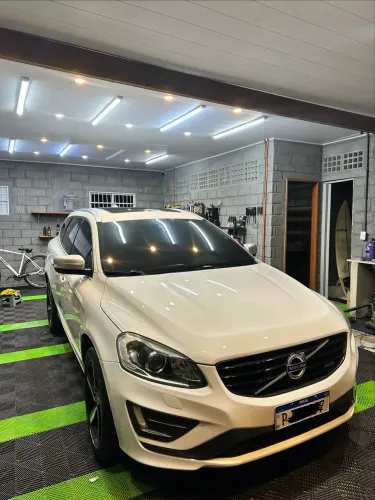 Volvo XC 60 T-5 R-design 2.0 FWD 5P 2015