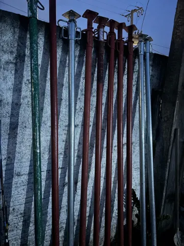 Escoras de metal