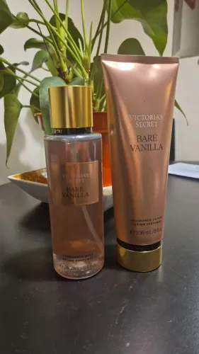 Kit Body splash e hidratante corporal Bare vanilla VIctoria's secret