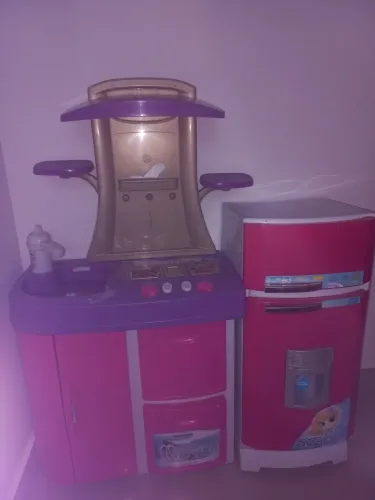 Cozinha e geladeira infantil