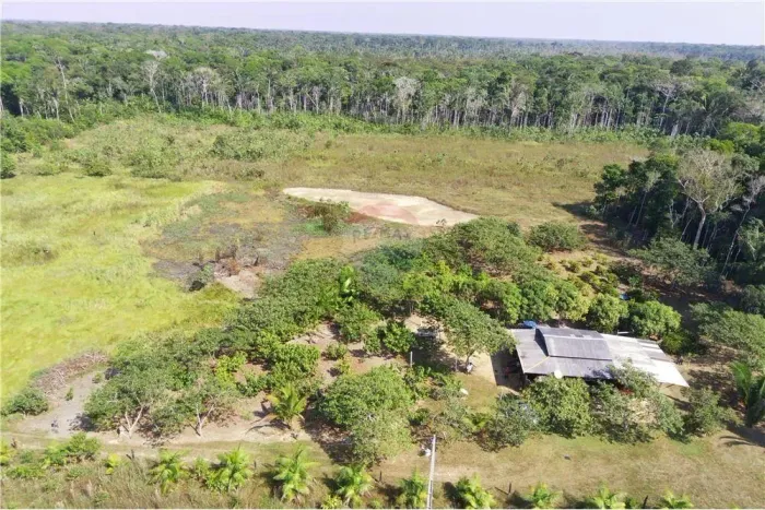 Chácara da Água Branca - Seu Refúgio Privado na BR-319, Km 62