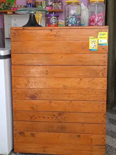 Vendo balcão de madeira.