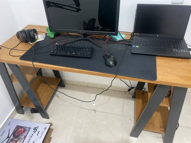 Mesa escritório + Cadeira