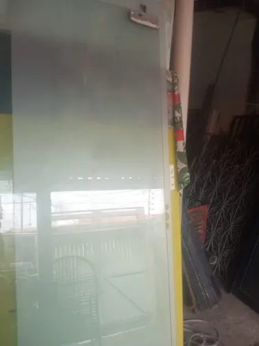 Porta de correr vidro temperado seminova. Negociável!